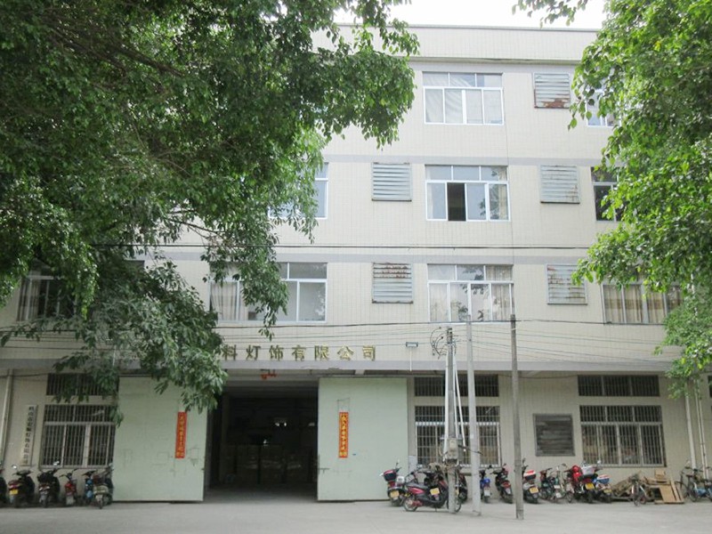 廠(chǎng)房大門(mén)